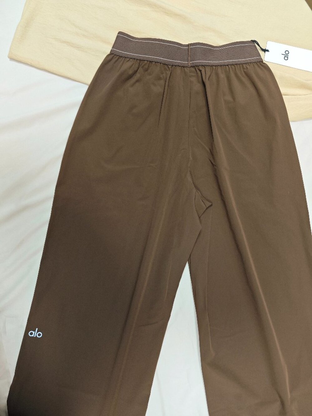 πNWT ALO Yoga Suit Up Pants π Espresso Brown XS | Regular 30β - Picture 5 of 9